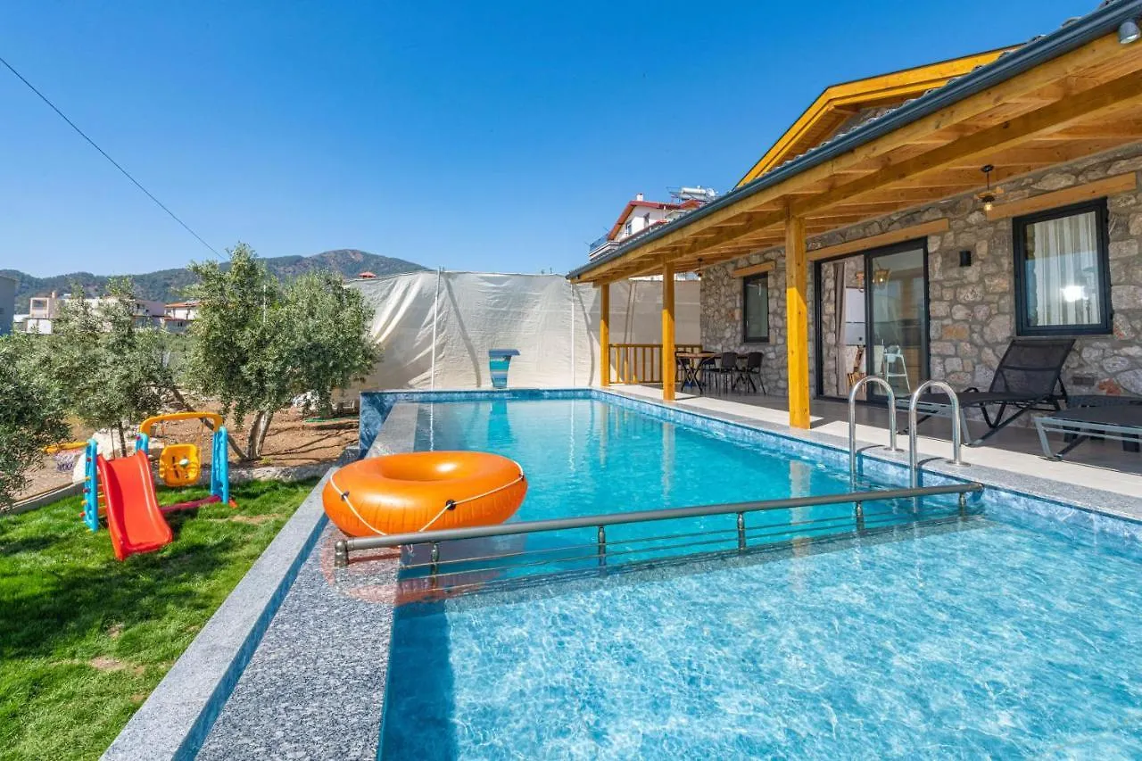 Beyza- Fethiye'De 2+1 Jakuzili Villa טורקיה