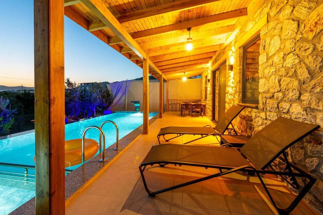 Beyza- Fethiye'De 2+1 Jakuzili Villa