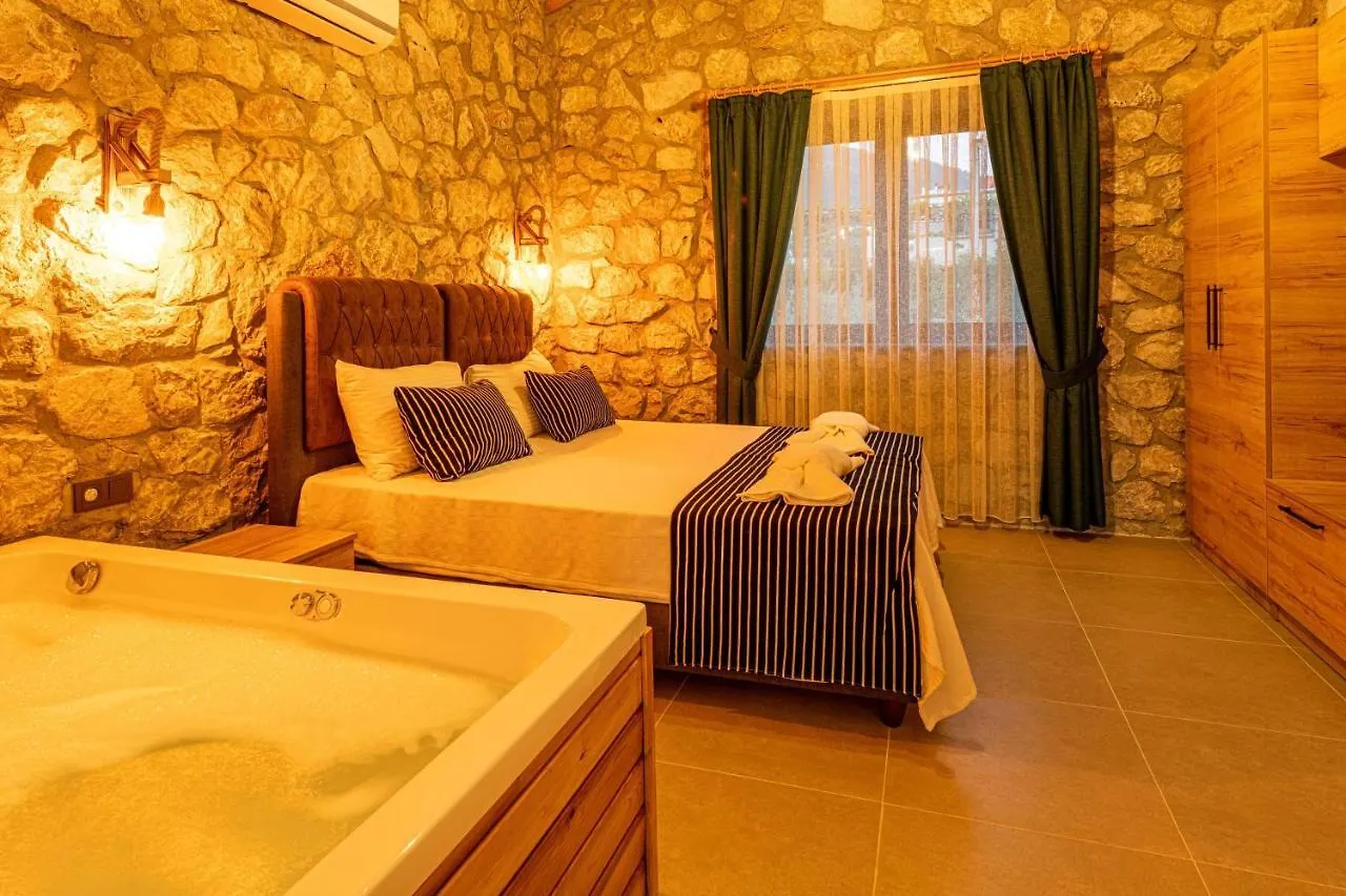 Beyza- Fethiye'De 2+1 Jakuzili Villa