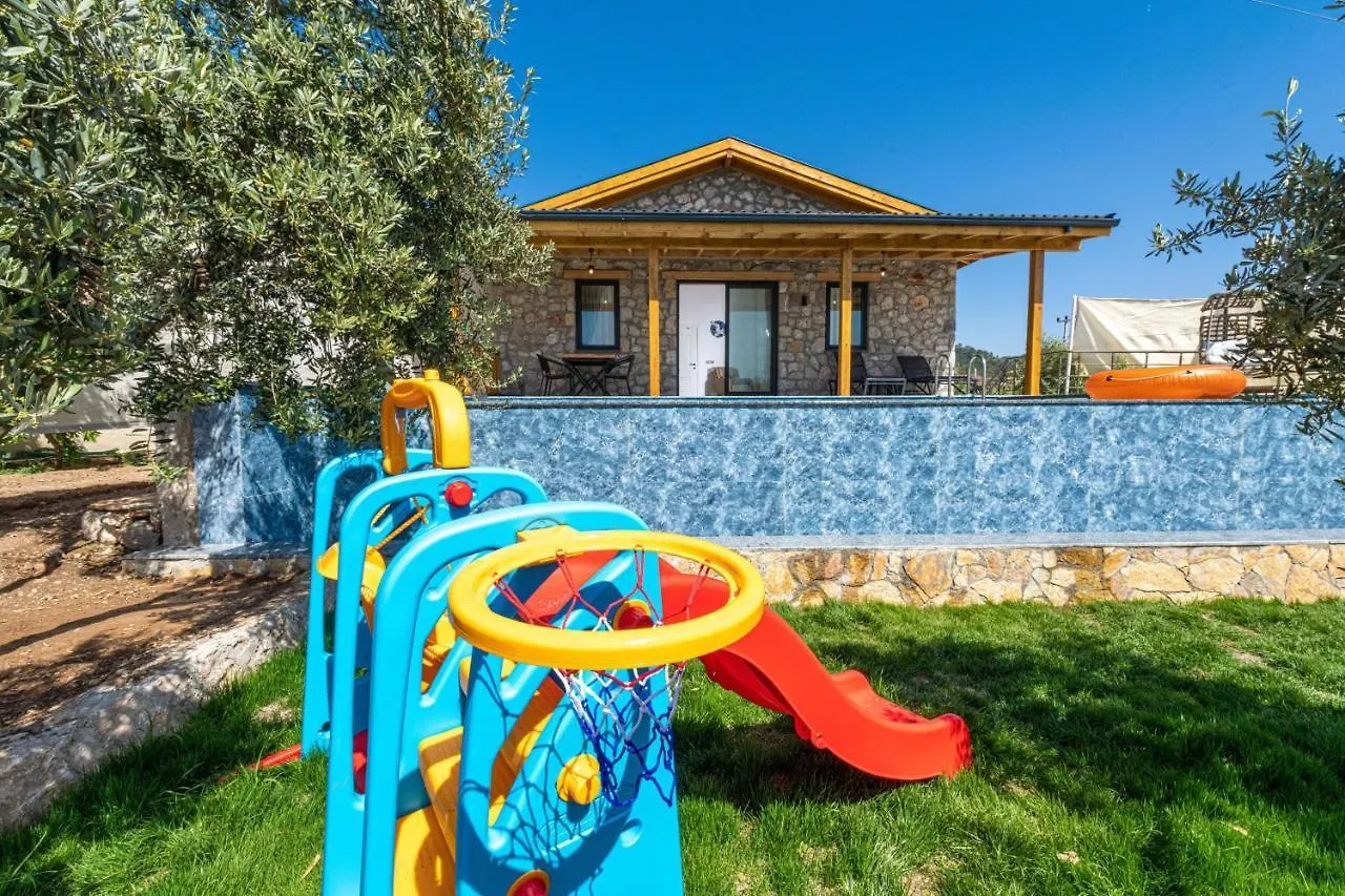 Beyza- Fethiye'De 2+1 Jakuzili Villa פאטהיה